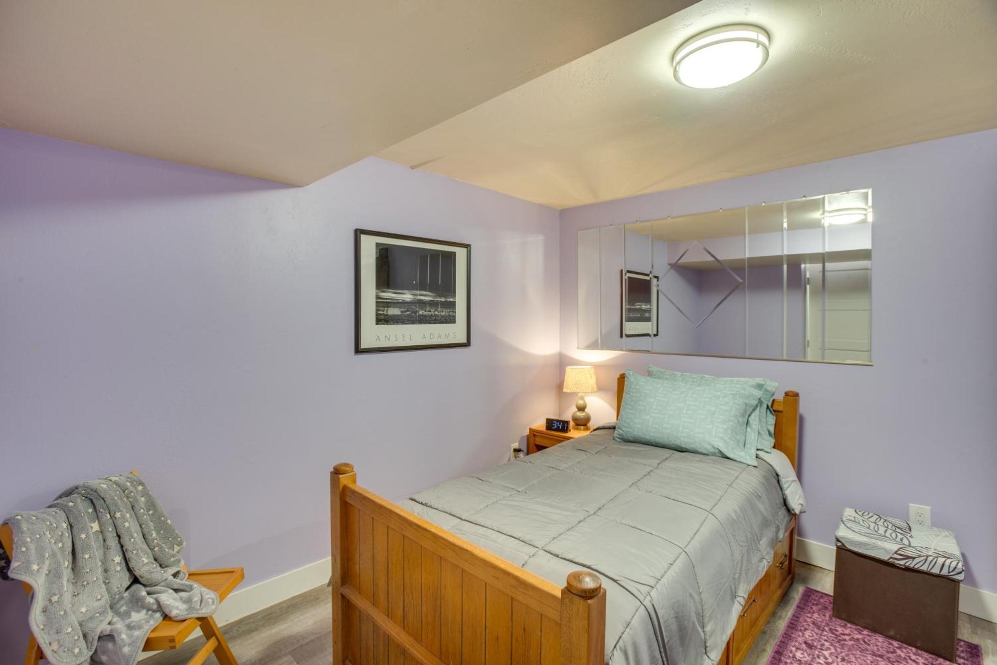 Apartment Quiet About 9 Mi To Dtwn Ski, Hike And More!