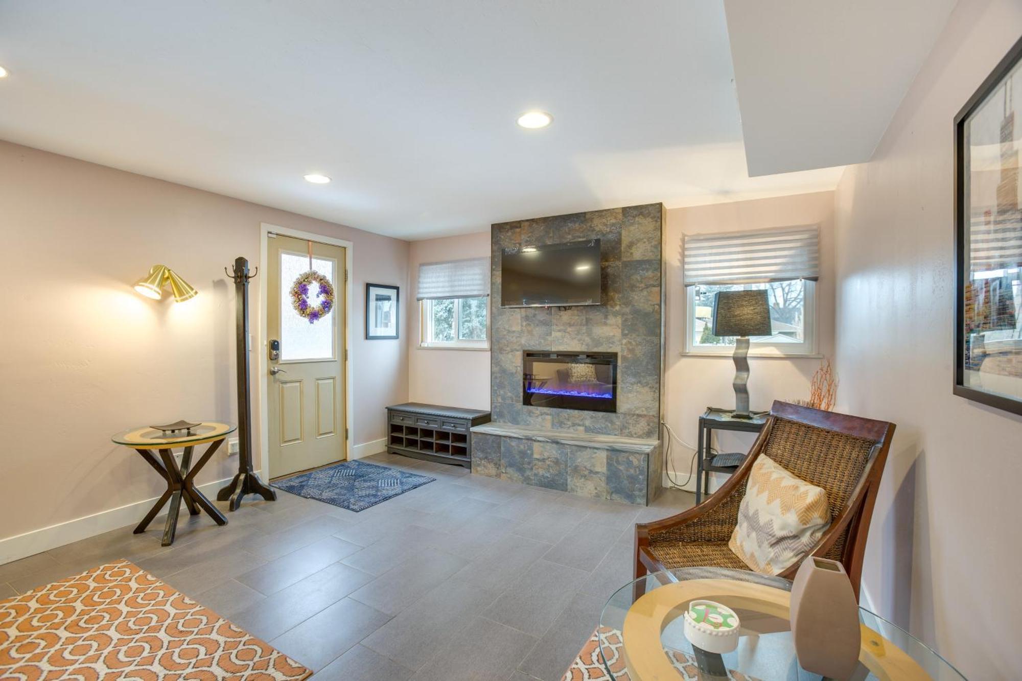 Apartment Quiet About 9 Mi To Dtwn Ski, Hike And More! *